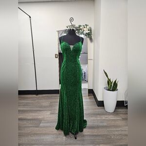 Long Fitted Green Prom Dress